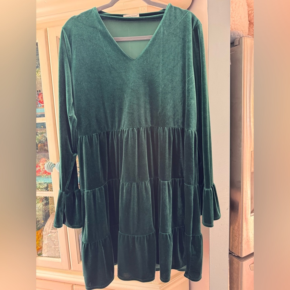 Elegant Green Velvet Dress